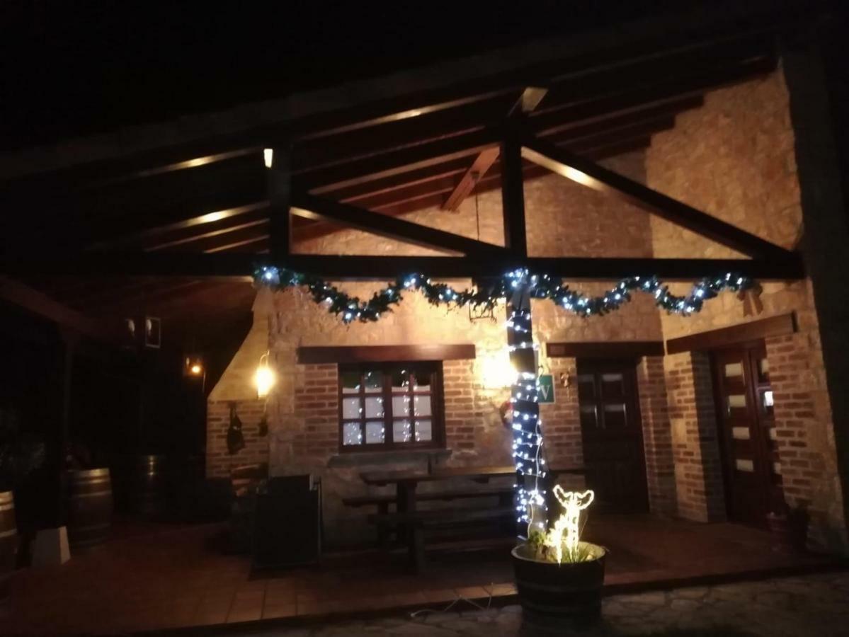 La Milonga Villa Pilona Luaran gambar